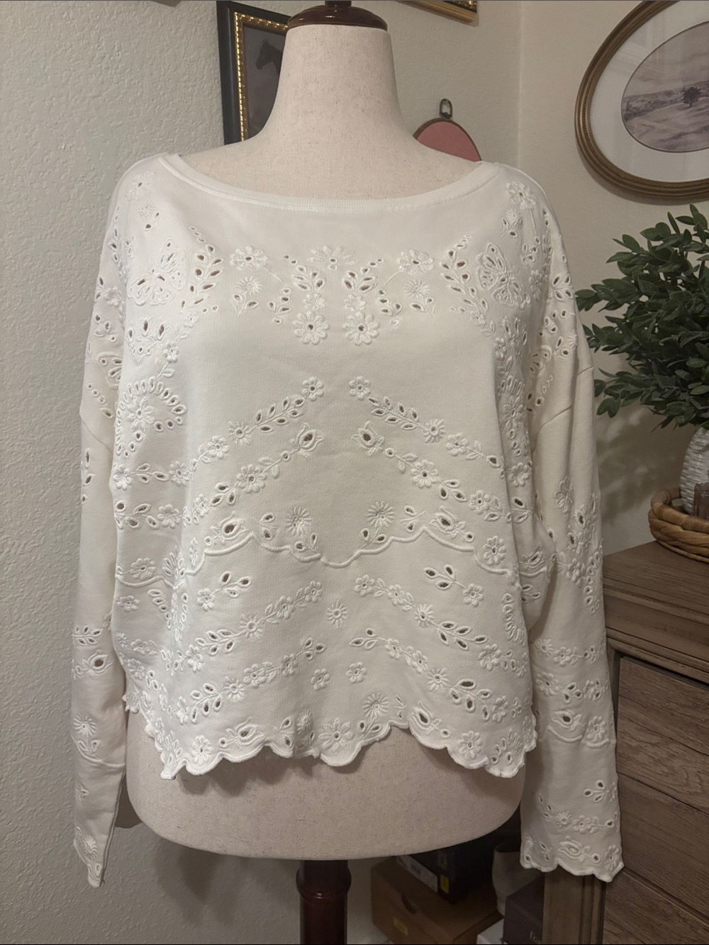 Free People Iris Embroidered Sweatshirt-Sugar Swizzle Ivory- Size XL- NWT - Picture 5 of 10